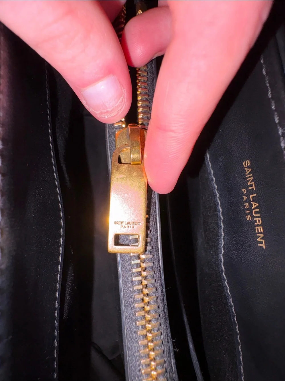 Small Saint Laurent Loulou shoulder bag in black matelassé leather - Picture 5 of 8